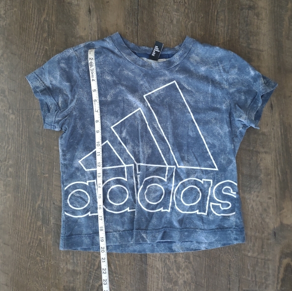 Adidas branded blue mottled pattern cropped t-shirt - S - Picture 7 of 8